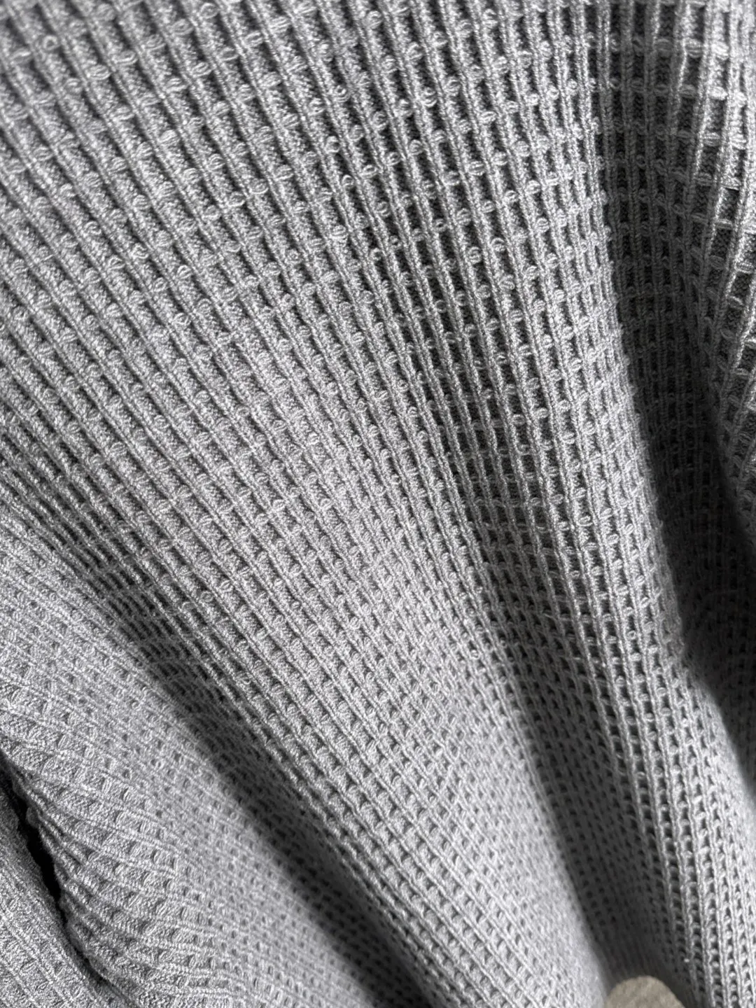 Next day shipping P460 Big Goose 2025 official website latest winter sweater, popular items are on sale at the counter simultaneously! Specially made of wool blended fabric. It feels comfortable and can be directly in contact with the skin. The logo badge is exquisitely embroidered, which is extremely eye-catching! The details highlight the fashionable charm of big brands. Exquisite workmanship. Three-dimensional cutting style. The wearing effect is invincible and handsome! All three standards are complete! Size: M-3XL